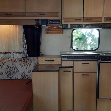 Country Rooms Near Athens - Airport ヴラヴローナ エクステリア 写真