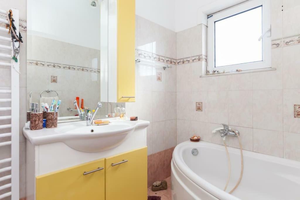 Country Rooms Near Athens - Airport ヴラヴローナ エクステリア 写真